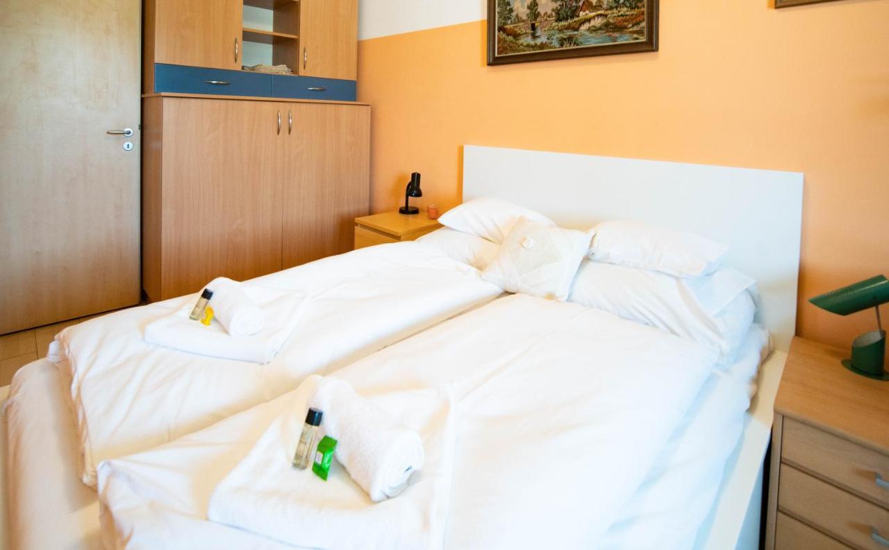 Free Parking Amphitheater Apartment - Wifi, Ac, Tv 布达佩斯 外观 照片